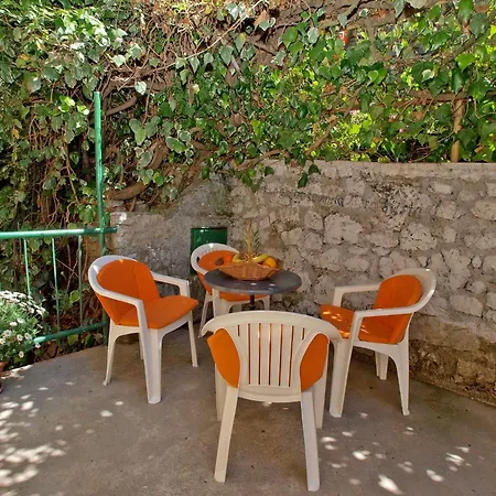 Beachfront In 26367 Apartman *